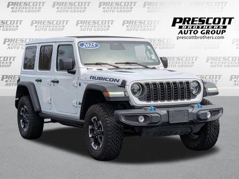Used 2025 Jeep Wrangler Unlimited Rubicon 4xe w/ Convenience Group AWD/4WD image 1
