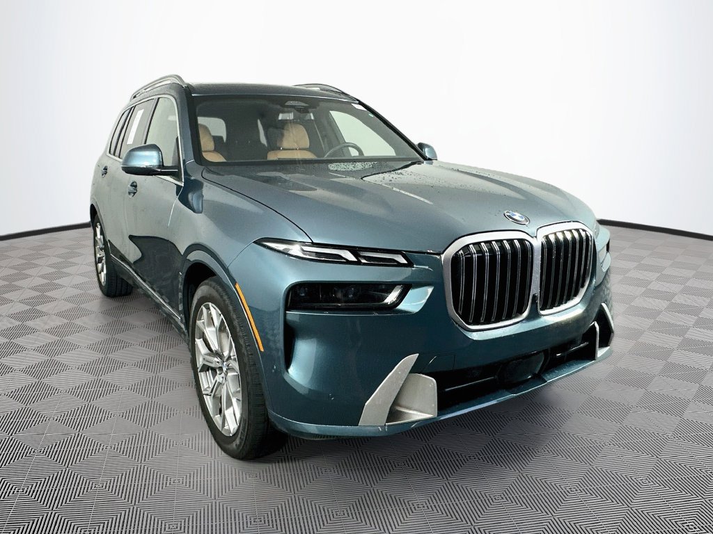 Used 2026 BMW X7 xDrive40i AWD/4WD image 2