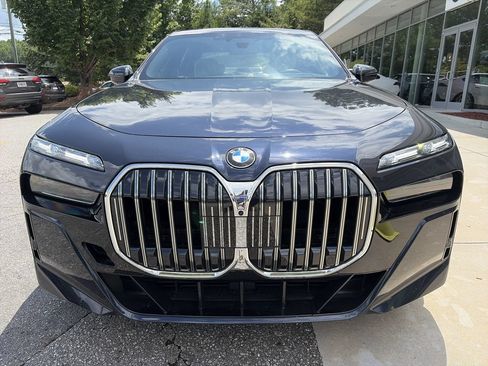 Used 2026 BMW 740i RWD image 10
