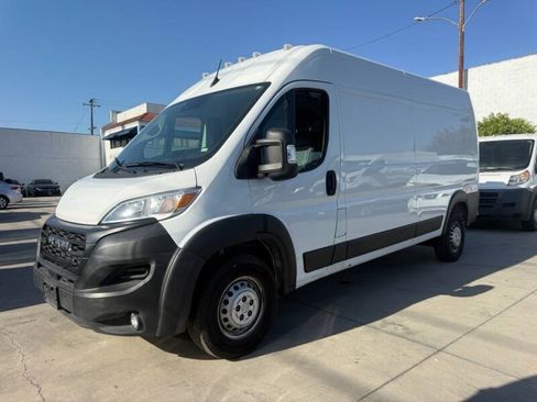 Used 2024 RAM ProMaster 2500 w/ Convenience Group FWD image 3