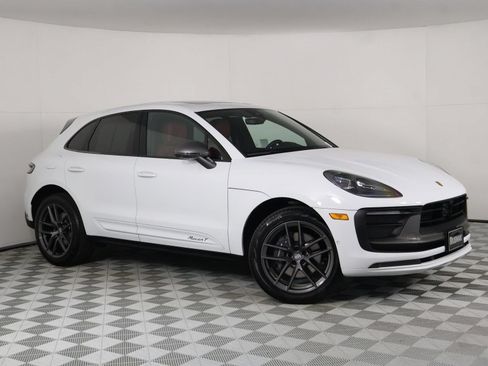 Certified 2026 Porsche Macan Turbo AWD/4WD image 9