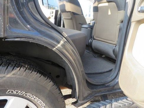 Used 2006 Nissan Xterra S w/ (U01) Utility Pkg AWD/4WD image 22