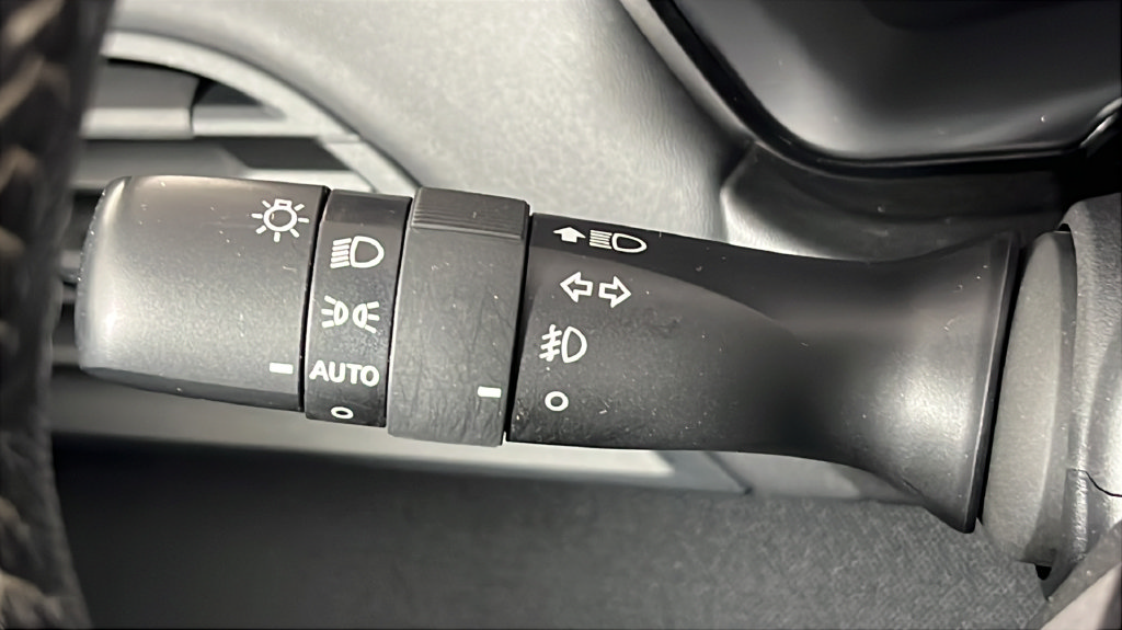 Used 2024 Subaru Outback Premium AWD/4WD image 32