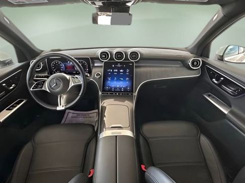 Used 2024 Mercedes-Benz GLC 300 GLC 300 image 38