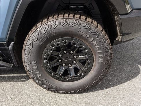 New 2024 GMC Hummer EV 3X w/ Omega Edition AWD/4WD image 10