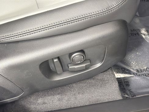 New 2026 Land Rover Range Rover Velar Dynamic SE image 33