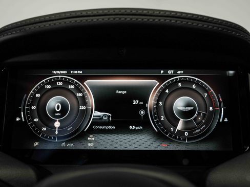 Used 2024 Aston Martin DB12 Coupe image 6