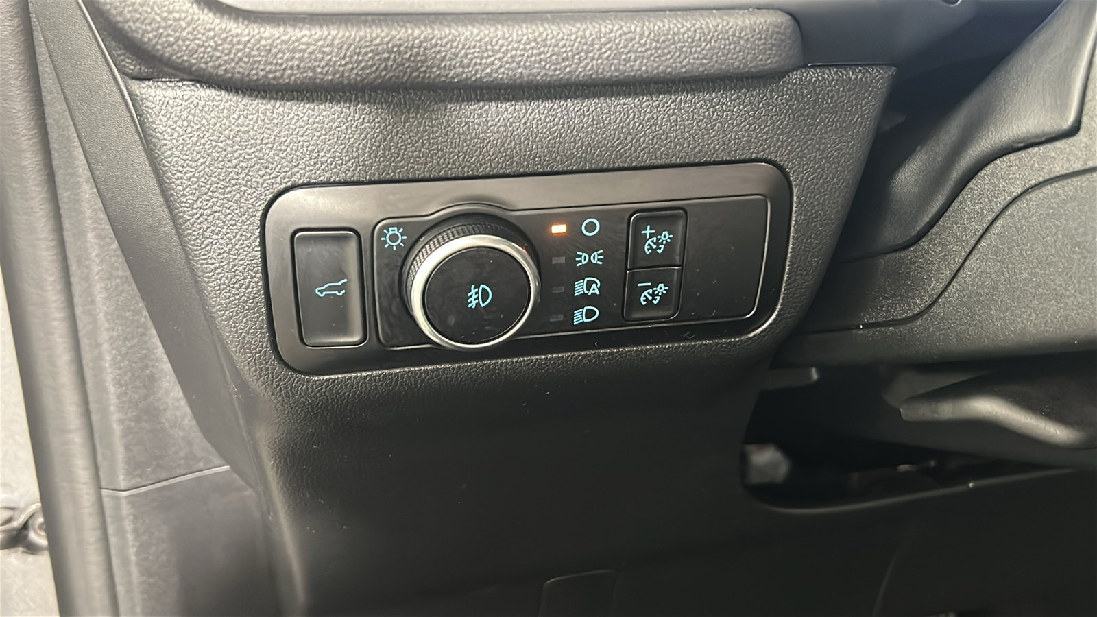 Used 2025 Ford Escape ST-Line Select AWD/4WD image 23