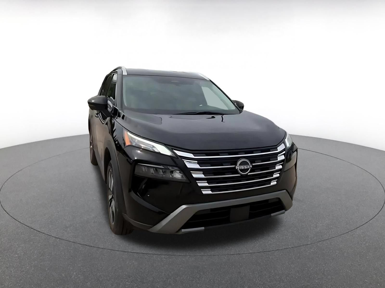 Used 2026 Nissan Rogue SL AWD/4WD image 3