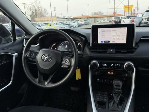 Used 2024 Toyota RAV4 LE AWD/4WD image 24