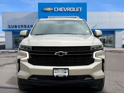 Used 2024 Chevrolet Suburban RST w/ Luxury Package AWD/4WD image 3