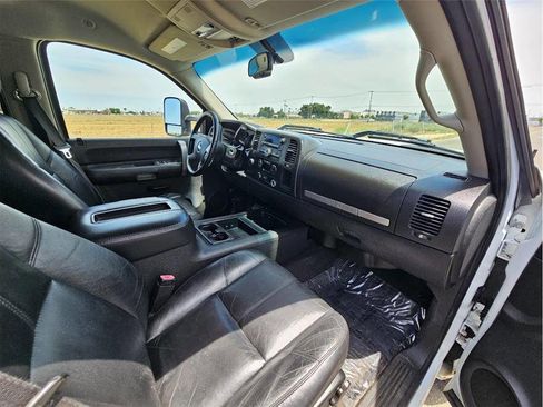 Used 2008 Chevrolet Silverado 1500 LT w/ Suspension Package, Off-Road AWD/4WD image 17