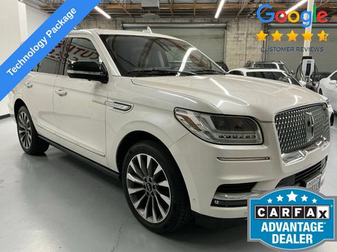 Used 2018 Lincoln Navigator Select w/ Technology Package RWD image 3