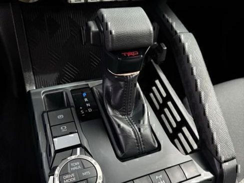 Certified 2025 Toyota Tacoma TRD Off-Road AWD/4WD image 26