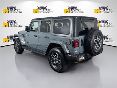 Used 2024 Jeep Wrangler Sahara image 7