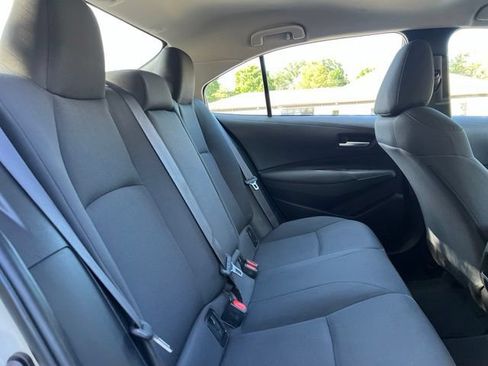 Used 2021 Toyota Corolla LE FWD image 19