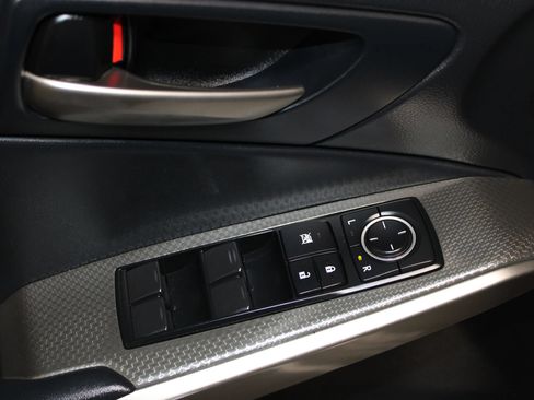 Used 2017 Lexus IS 350 AWD image 9