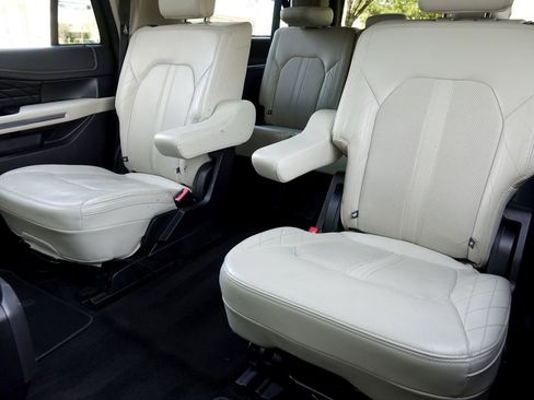 Used 2019 Ford Expedition Max Platinum image 12