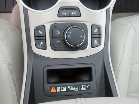 Used 2020 GMC Terrain Denali w/ Denali Premium Package FWD image 17