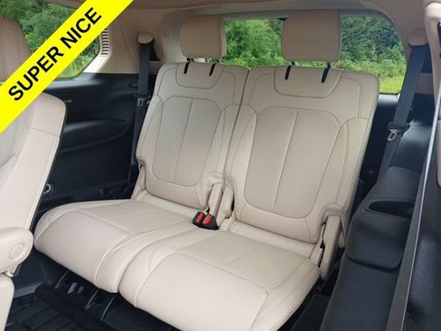 Certified 2021 Jeep Grand Cherokee L Limited w/ Luxury Tech Group II AWD/4WD image 12