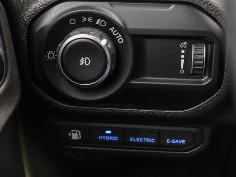 Used 2023 Jeep Wrangler Sahara w/ Cold Weather Group image 31