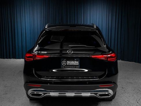 Used 2026 Mercedes-Benz GLC 300 image 8