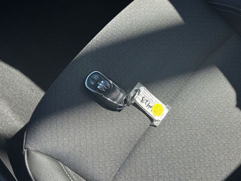 Used 2025 Buick Encore GX Preferred FWD image 21