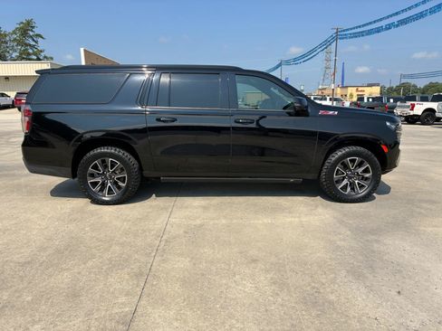 Used 2021 Chevrolet Suburban Z71 w/ Z71 Signature Package AWD/4WD image 5