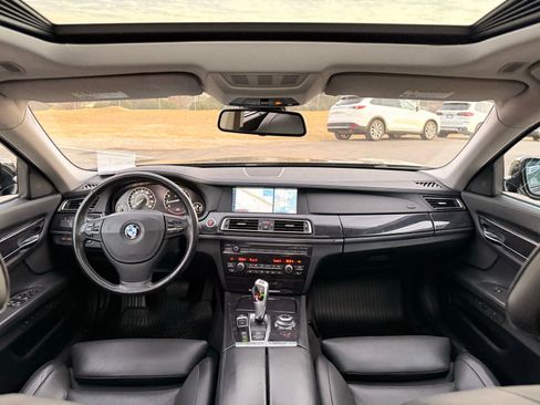 Used 2010 BMW 750Li xDrive image 29