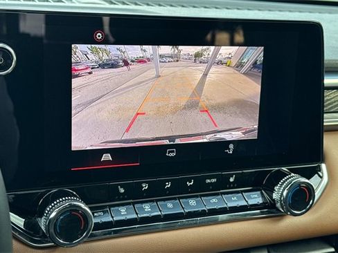 Used 2023 GMC Canyon AT4 image 23