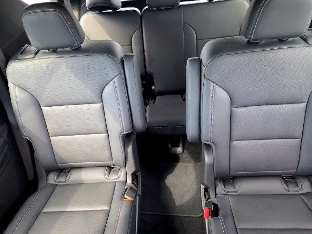 Used 2026 Chevrolet Traverse LT FWD image 40