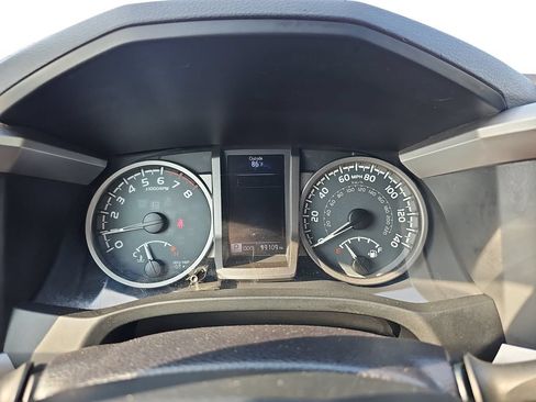 Used 2016 Toyota Tacoma SR5 w/ SR5 Appearance Package (SN) RWD image 19