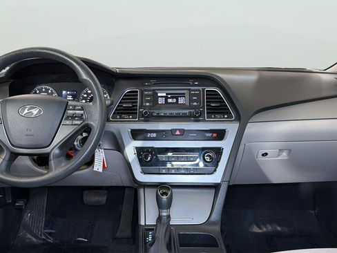 Used 2017 Hyundai Sonata SE FWD image 15