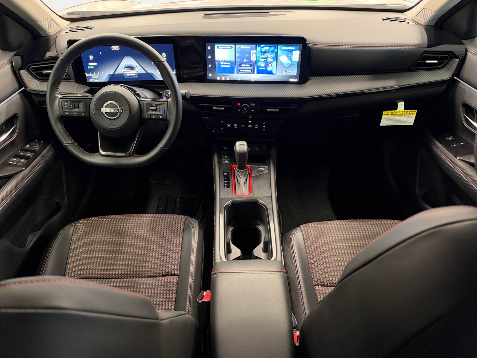 Used 2026 Nissan Kicks SR FWD image 3