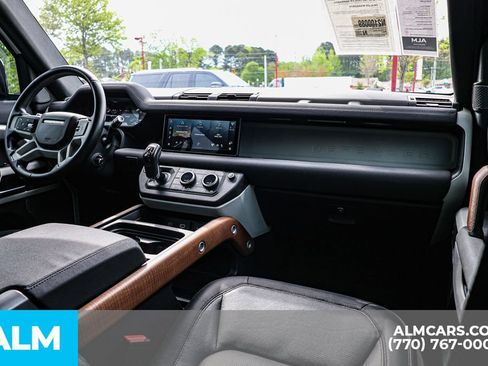 Used 2022 Land Rover Defender 110 X-Dynamic SE AWD/4WD image 29