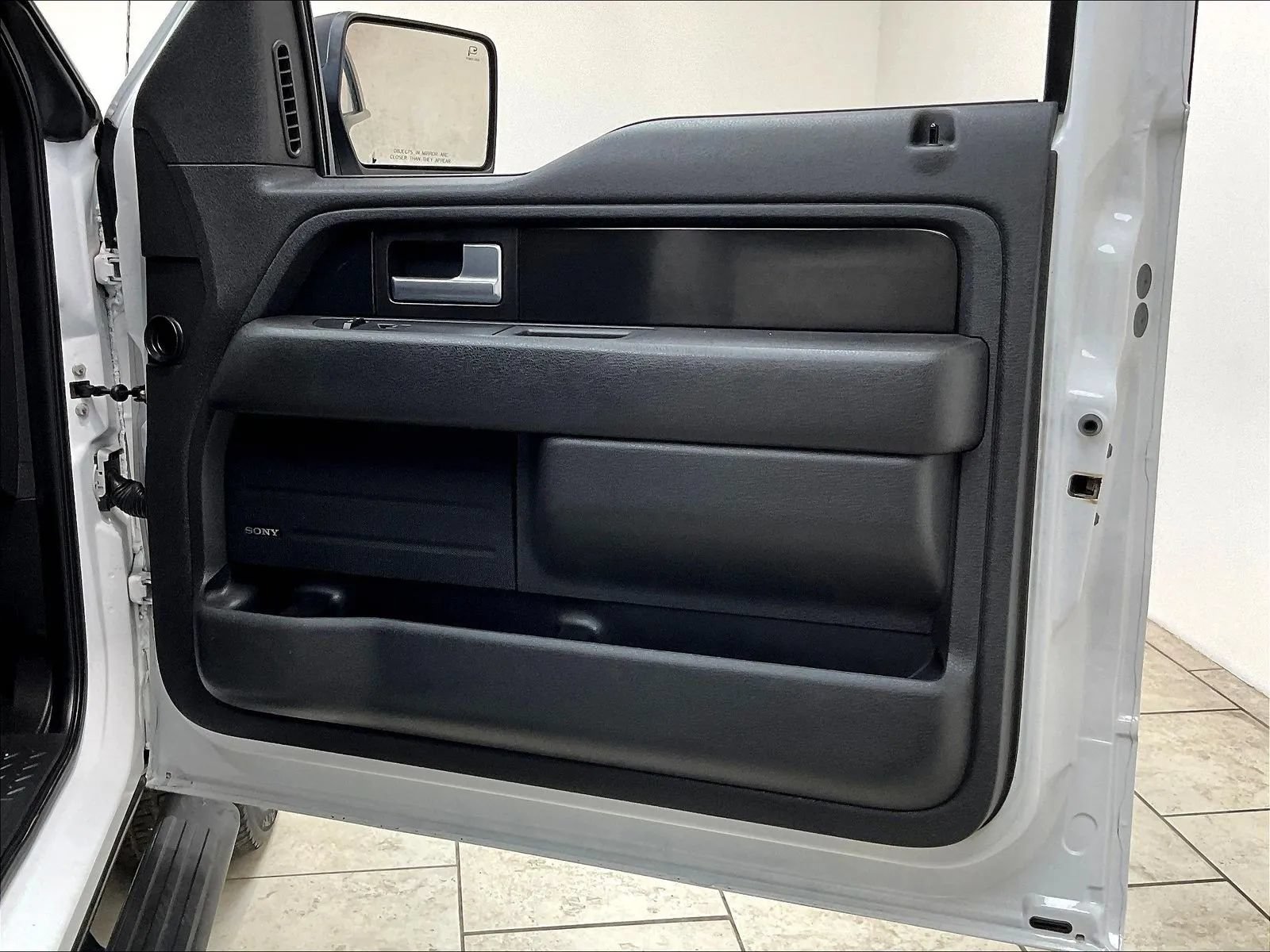 Used 2014 Ford F150 FX4 w/ Equipment Group 402A Luxury AWD/4WD image 17
