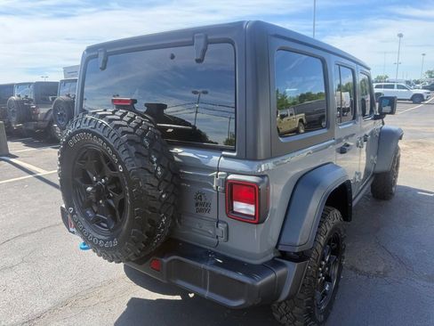Used 2023 Jeep Wrangler Unlimited w/ Cold Weather Group AWD/4WD image 3