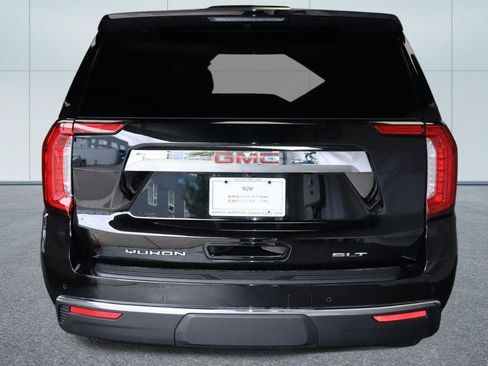 Used 2022 GMC Yukon SLT w/ SLT Luxury Package AWD/4WD image 16