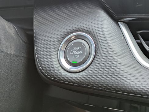 New 2026 Chevrolet Equinox LT w/ Safety and Technology Package FWD image 28