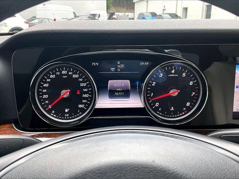 Used 2018 Mercedes-Benz E 400 4MATIC Sedan image 26