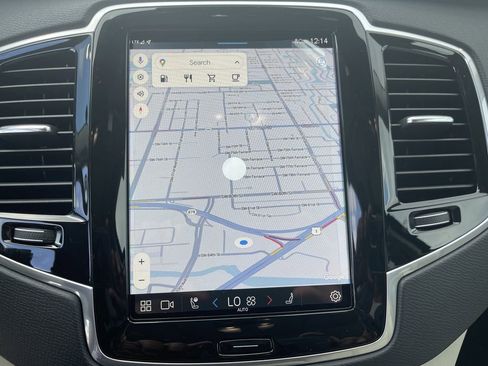 New 2025 Volvo XC90 B6 Plus w/ Protection Package Premier image 13