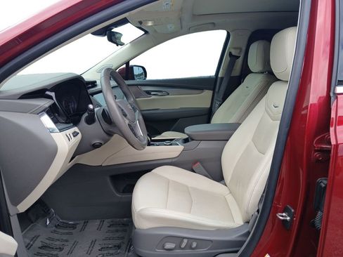 Used 2021 Cadillac XT5 Premium Luxury FWD image 9