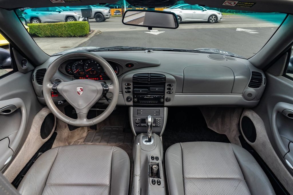 Used 2001 Porsche 911 Carrera RWD image 8