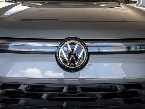 New 2026 Volkswagen Tiguan SE FWD image 7