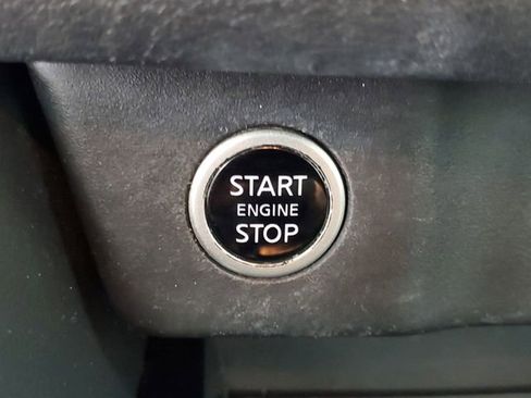 Used 2021 Nissan Rogue S image 29