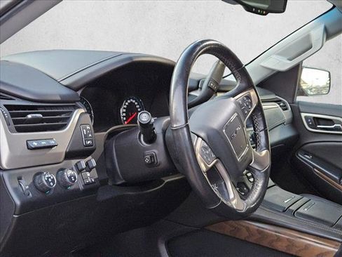 Used 2019 GMC Yukon XL Denali image 12