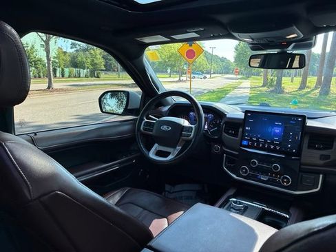Used 2022 Ford Expedition Limited RWD image 26