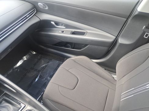 Certified 2024 Hyundai Elantra SEL image 12