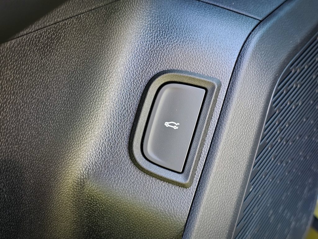New 2027 GMC Terrain Elevation w/ Elevation Premium Package AWD/4WD image 12