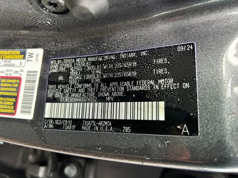 Used 2024 Toyota Highlander XLE image 34